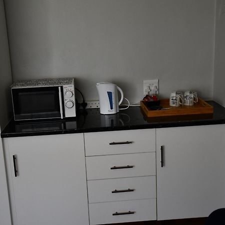 Friendz Guesthouse Knysna Værelse billede