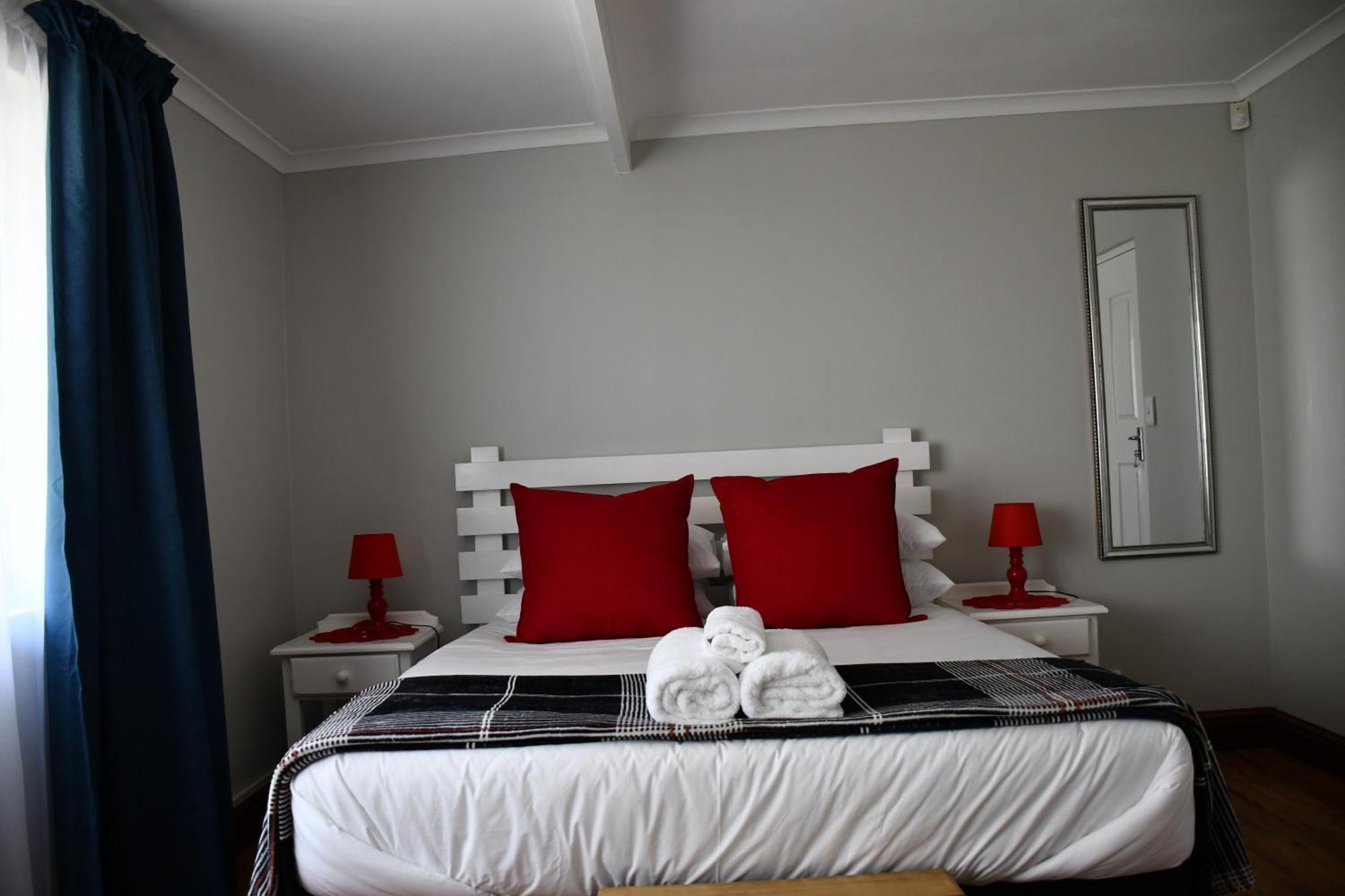Friendz Guesthouse Knysna Værelse billede