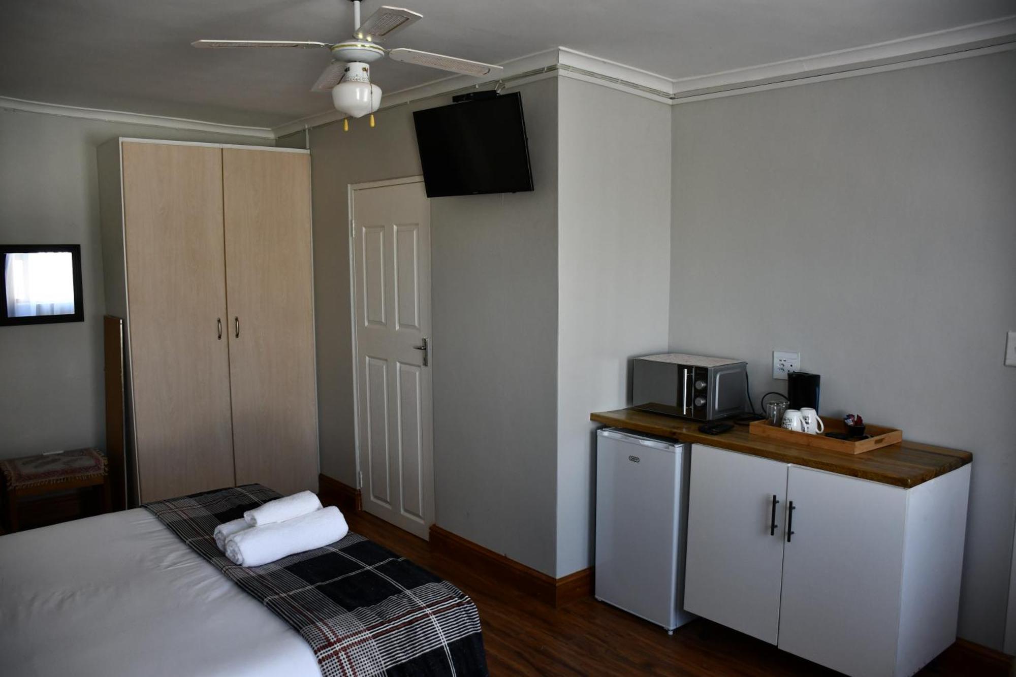 Friendz Guesthouse Knysna Værelse billede
