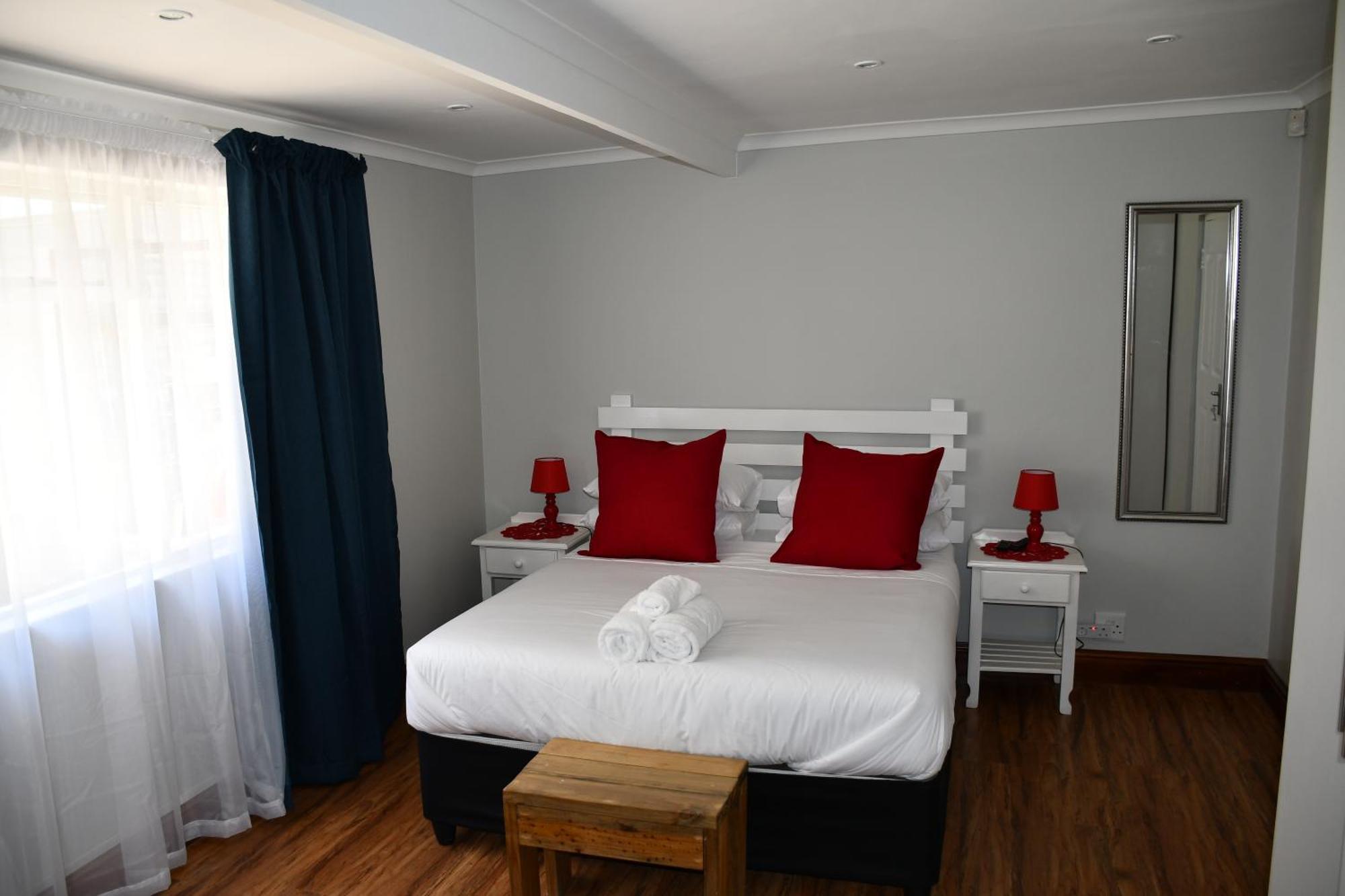 Friendz Guesthouse Knysna Værelse billede